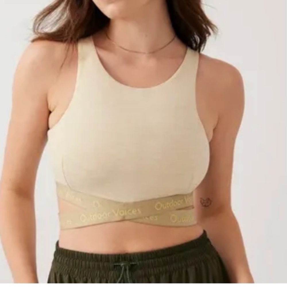 OUTDOOR VOICES Move Free Cutout Criss Cross Sports Bra